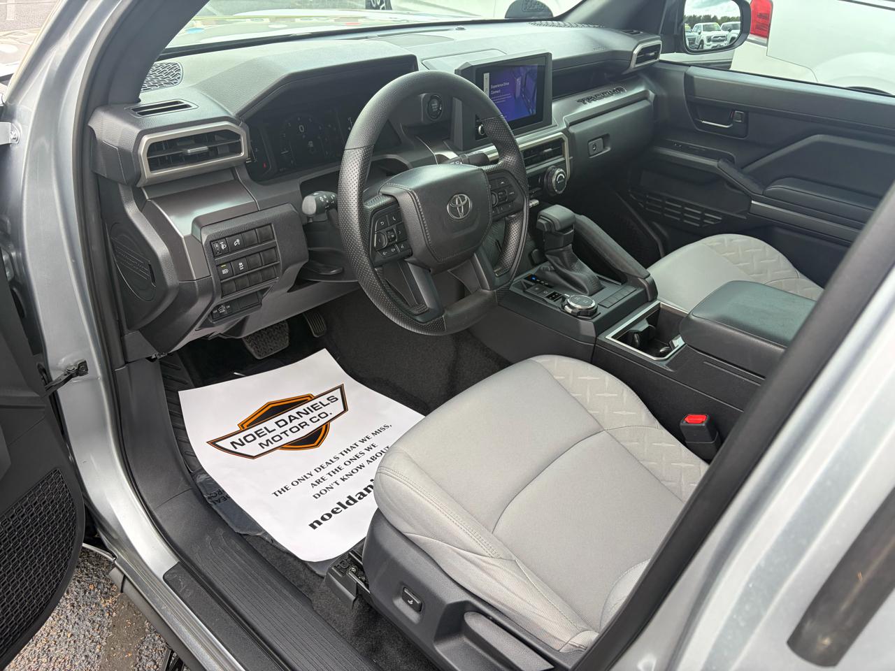 Toyota Tacoma SR5 Dbl Cab 4WD at 2025