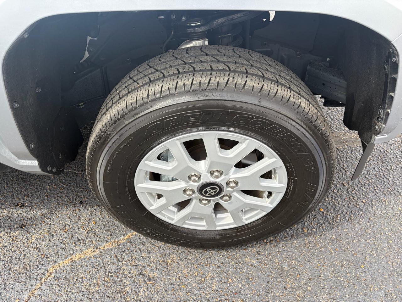 Toyota Tacoma SR5 Dbl Cab 4WD at 2025