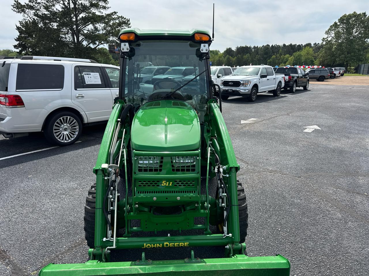 John Deere 3038  2024