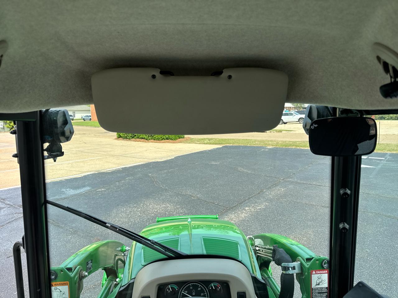 John Deere 3038  2024