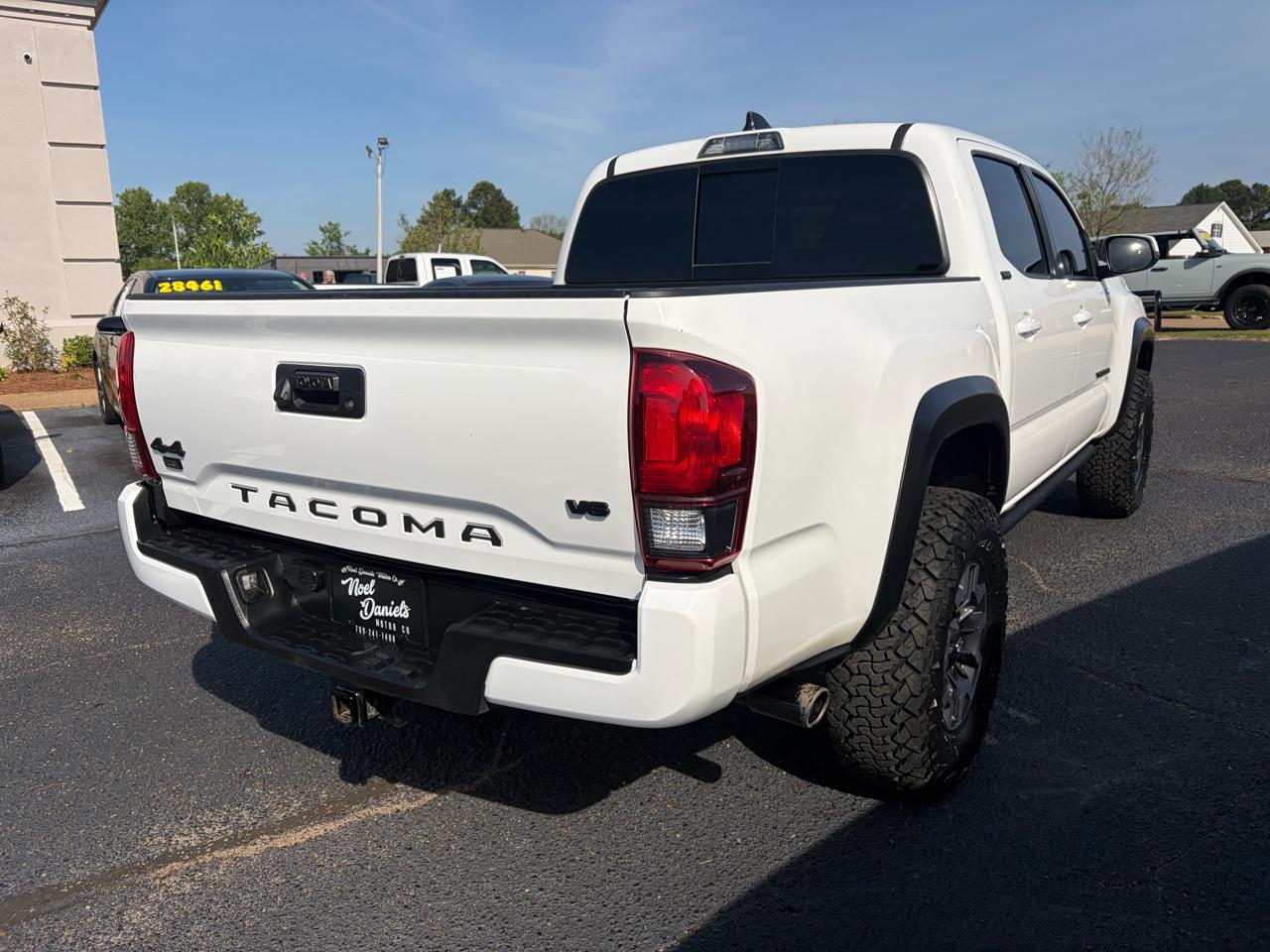 Toyota Tacoma Trail Dbl Cab 4WD V6 at 2023