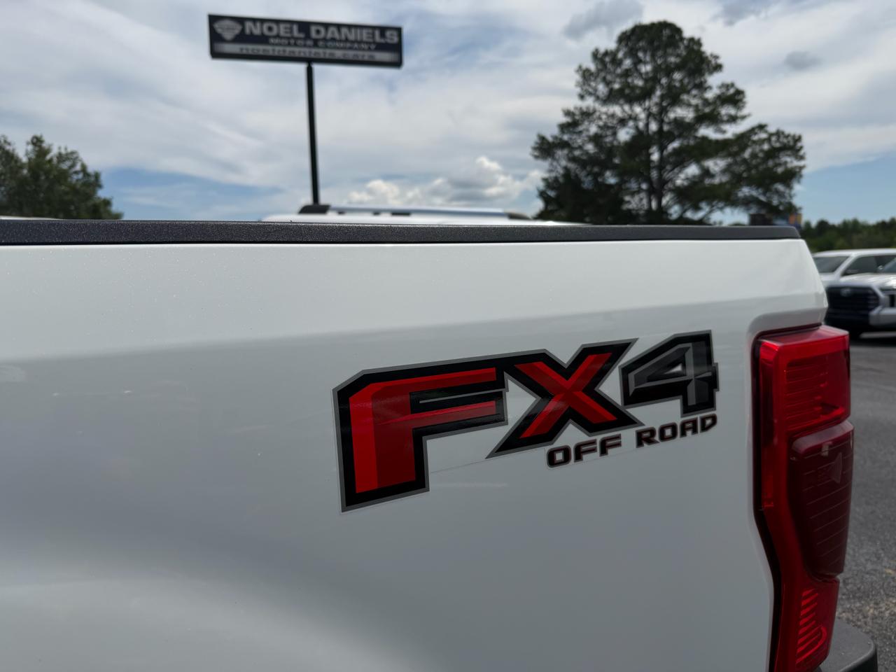 Ford F-250 SD Lariat Crew Cab 4WD 2022