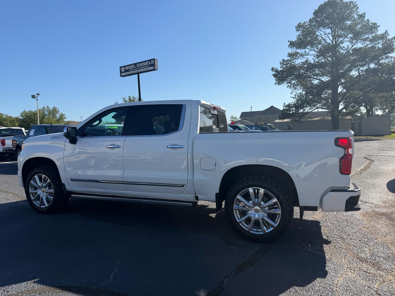 2024 Chevrolet Silverado 1500 High Country Crew Cab 4WD