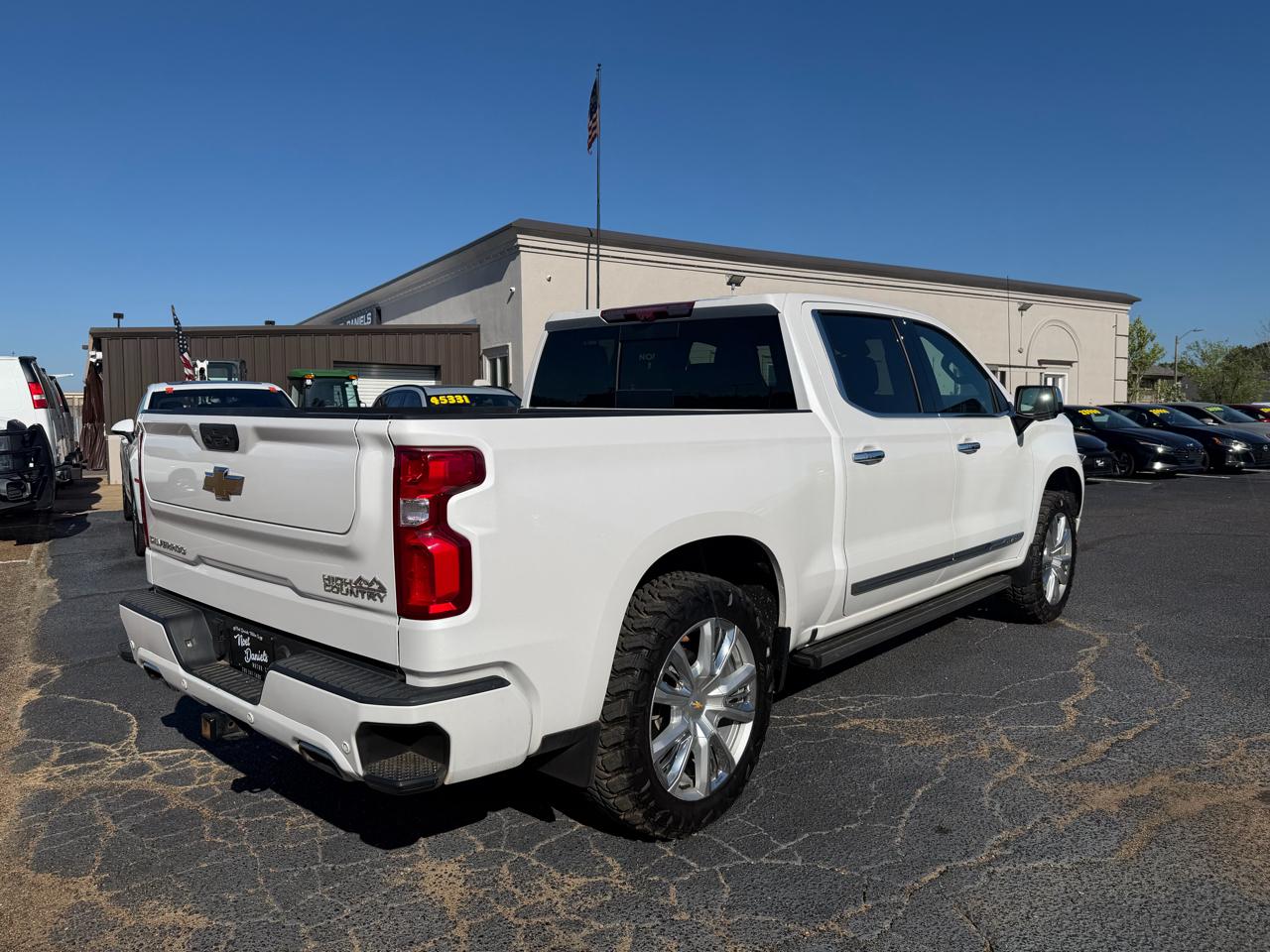Chevrolet Silverado 1500 High Country Crew Cab 4WD 2024