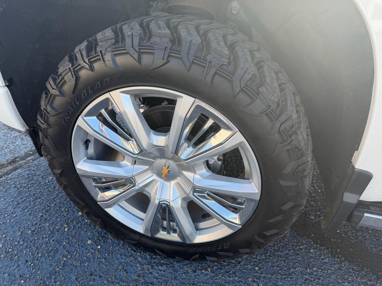 Chevrolet Silverado 1500 High Country Crew Cab 4WD 2024