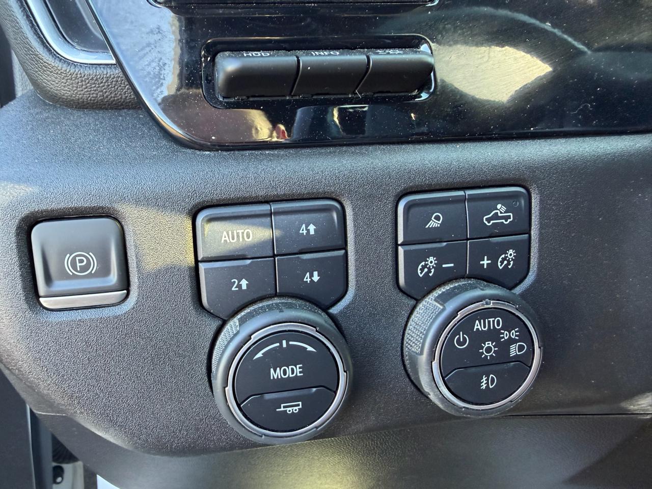 Chevrolet Silverado 1500 High Country Crew Cab 4WD 2024