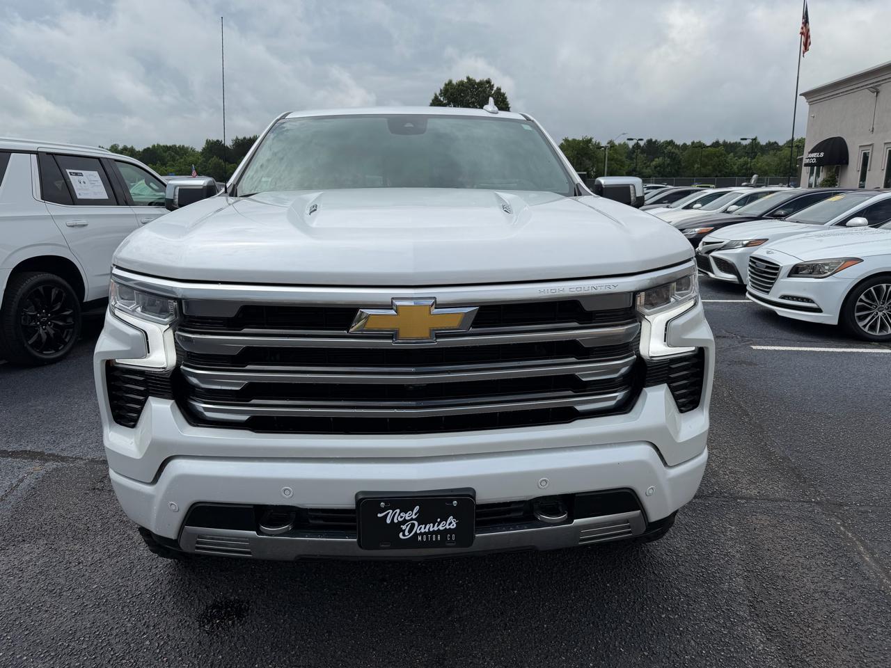 Chevrolet Silverado 1500 High Country Crew Cab 4WD 2024