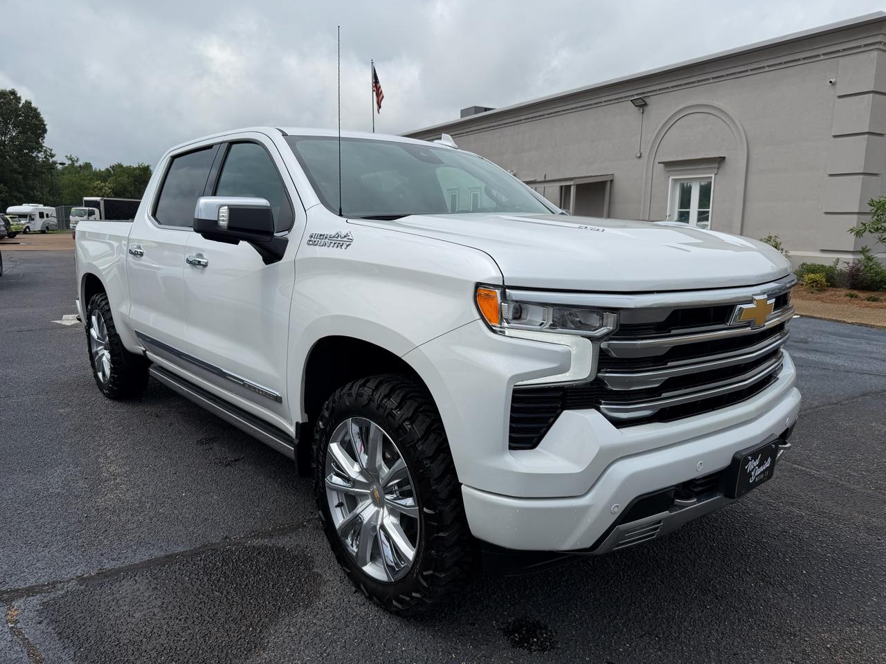 Chevrolet Silverado 1500 High Country Crew Cab 4WD 2024
