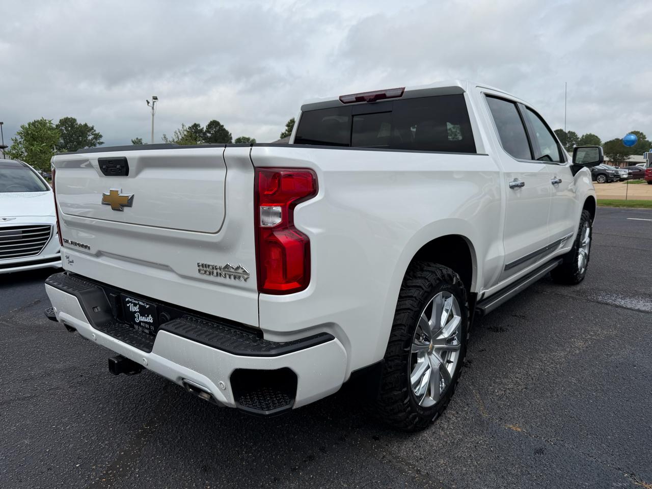 Chevrolet Silverado 1500 High Country Crew Cab 4WD 2024