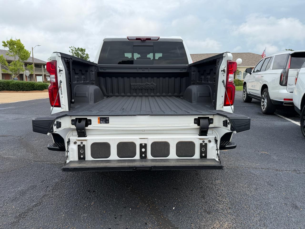 Chevrolet Silverado 1500 High Country Crew Cab 4WD 2024