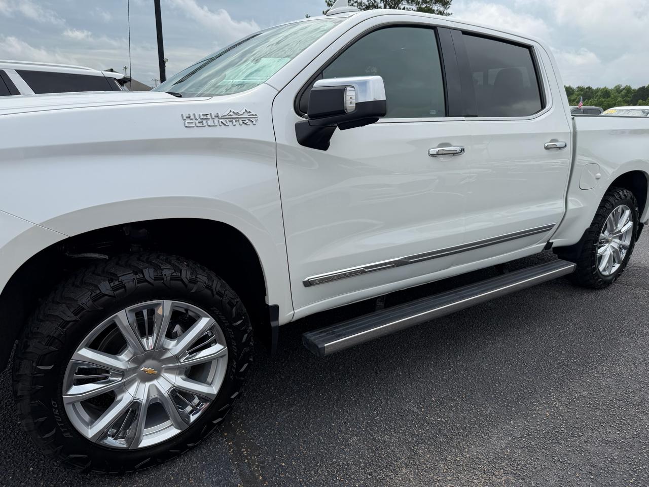 Chevrolet Silverado 1500 High Country Crew Cab 4WD 2024