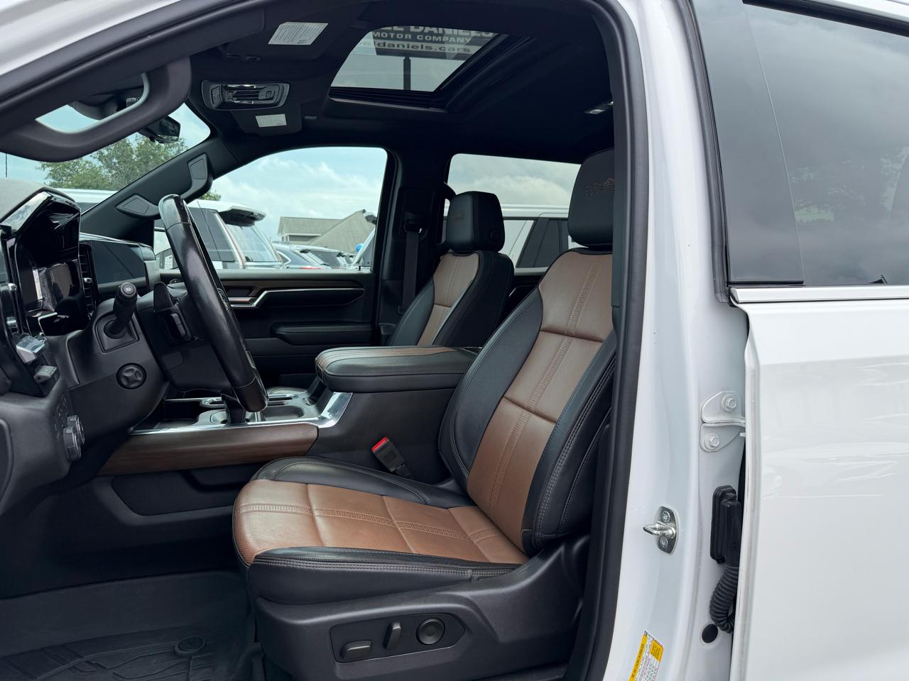 Chevrolet Silverado 1500 High Country Crew Cab 4WD 2024