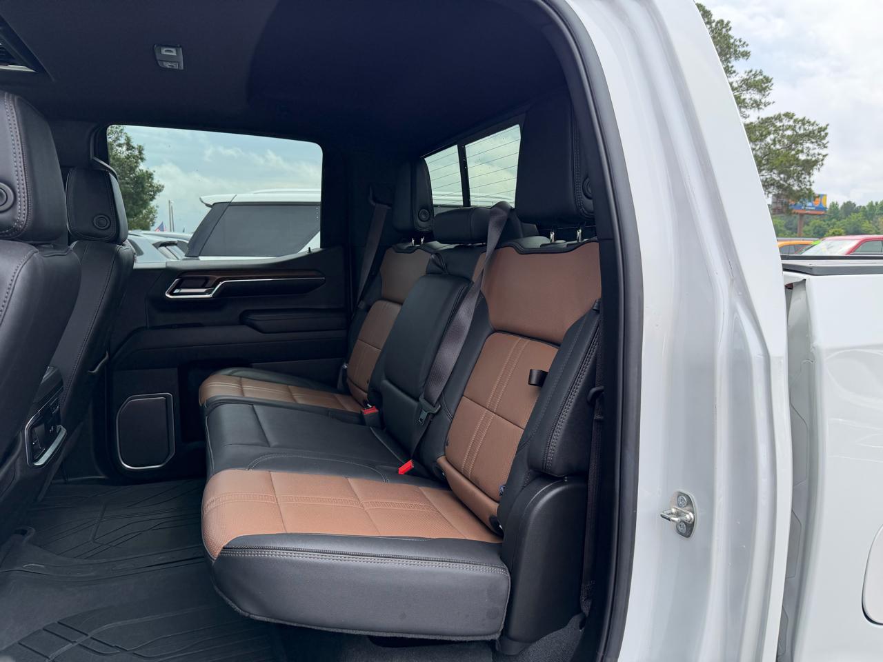 Chevrolet Silverado 1500 High Country Crew Cab 4WD 2024