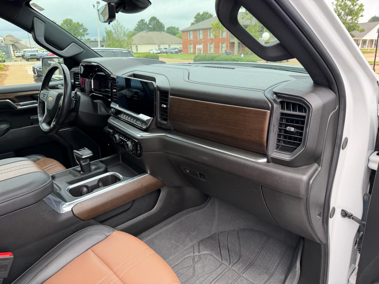 Chevrolet Silverado 1500 High Country Crew Cab 4WD 2024