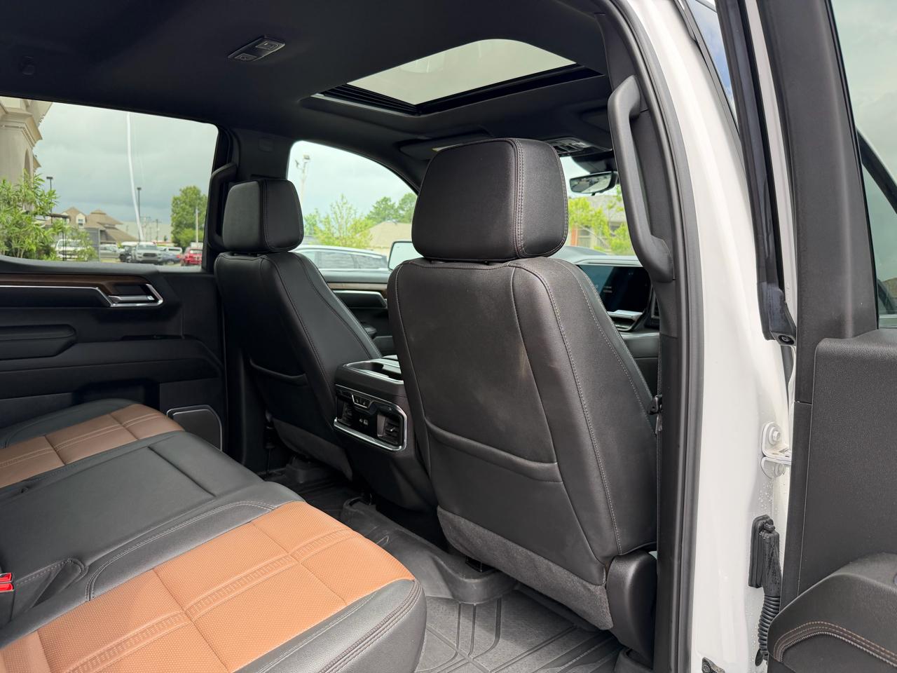 Chevrolet Silverado 1500 High Country Crew Cab 4WD 2024