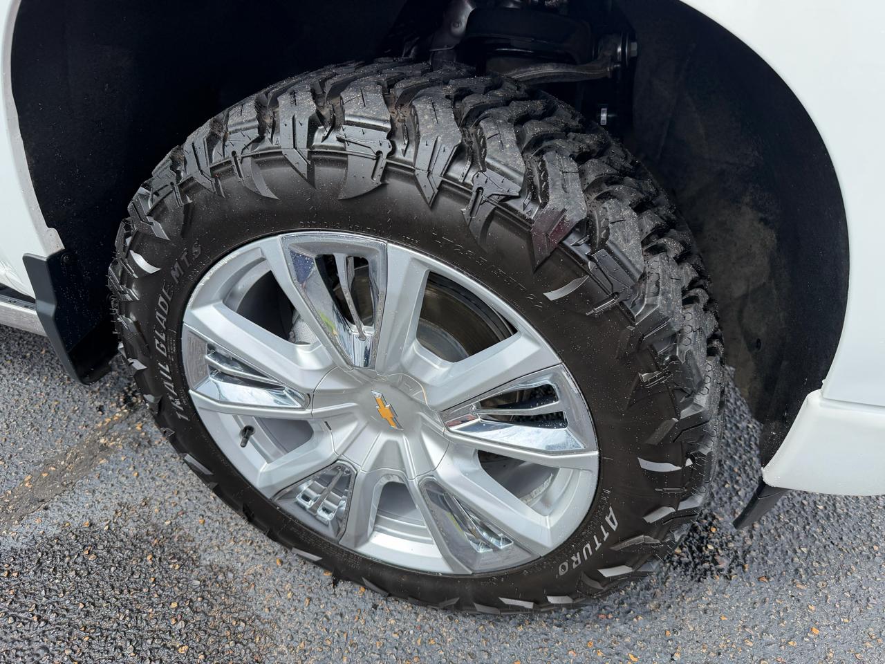 Chevrolet Silverado 1500 High Country Crew Cab 4WD 2024