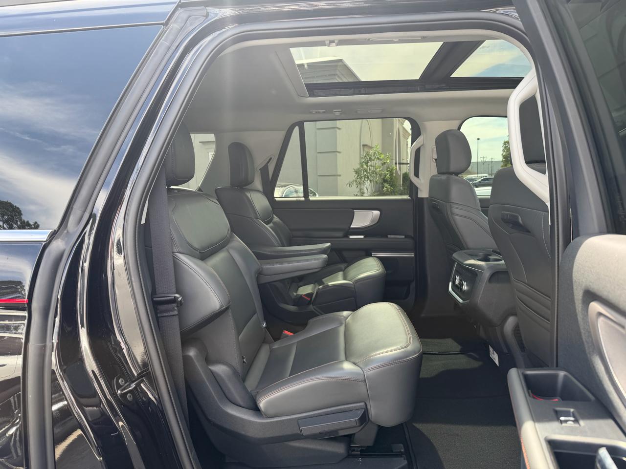 Ford Expedition MAX XLT 4WD 2025