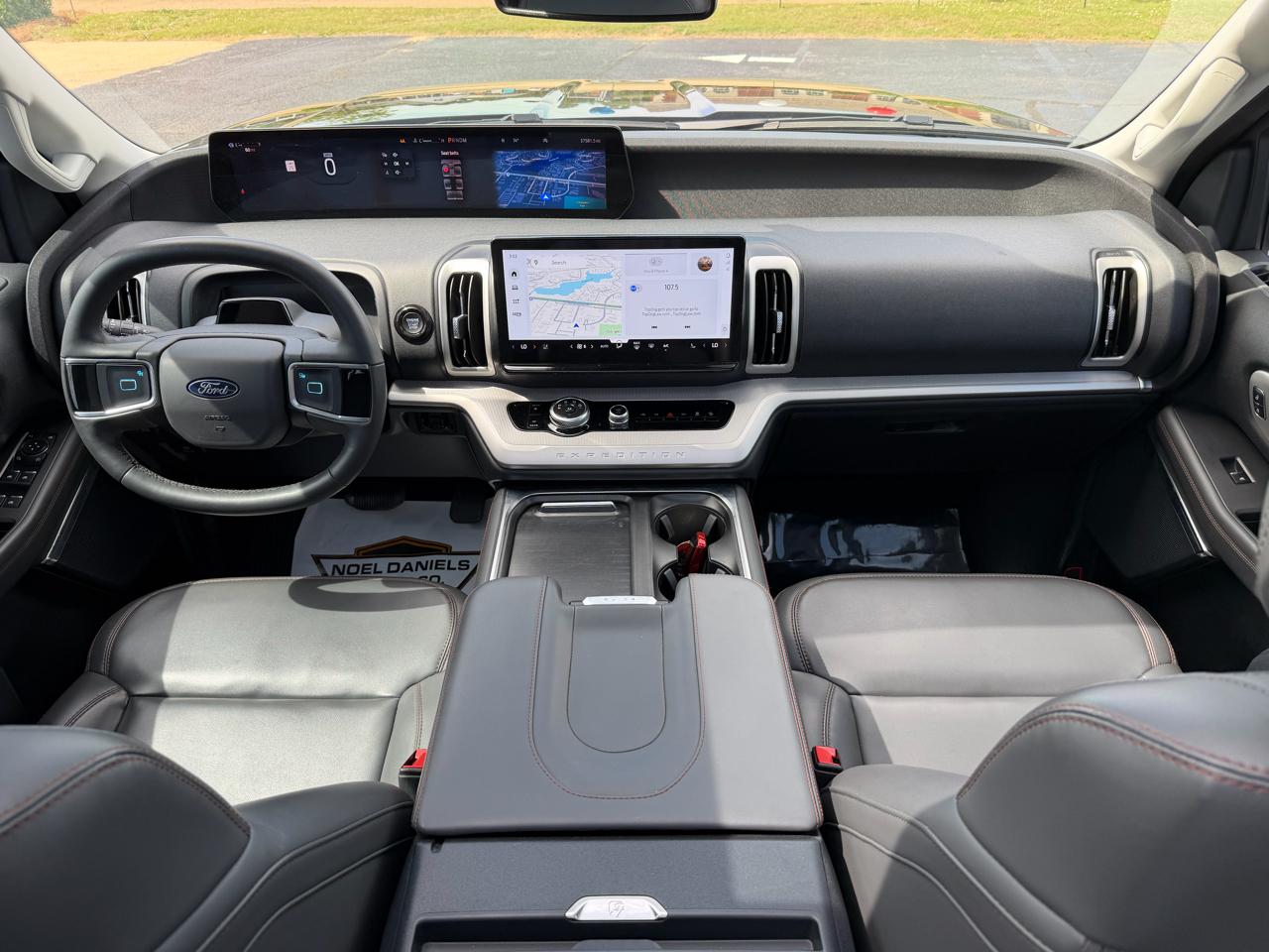 Ford Expedition MAX XLT 4WD 2025