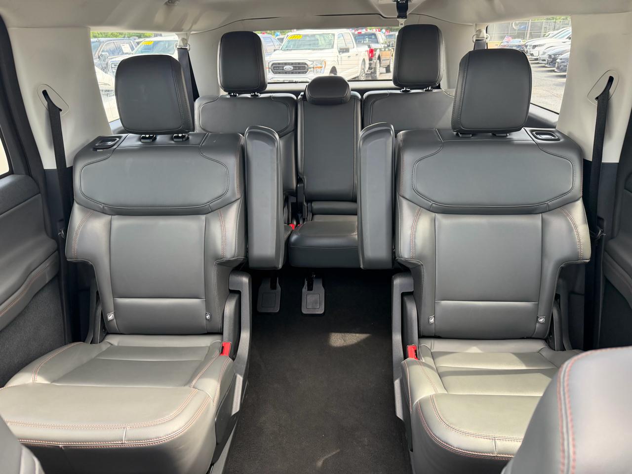 Ford Expedition MAX XLT 4WD 2025