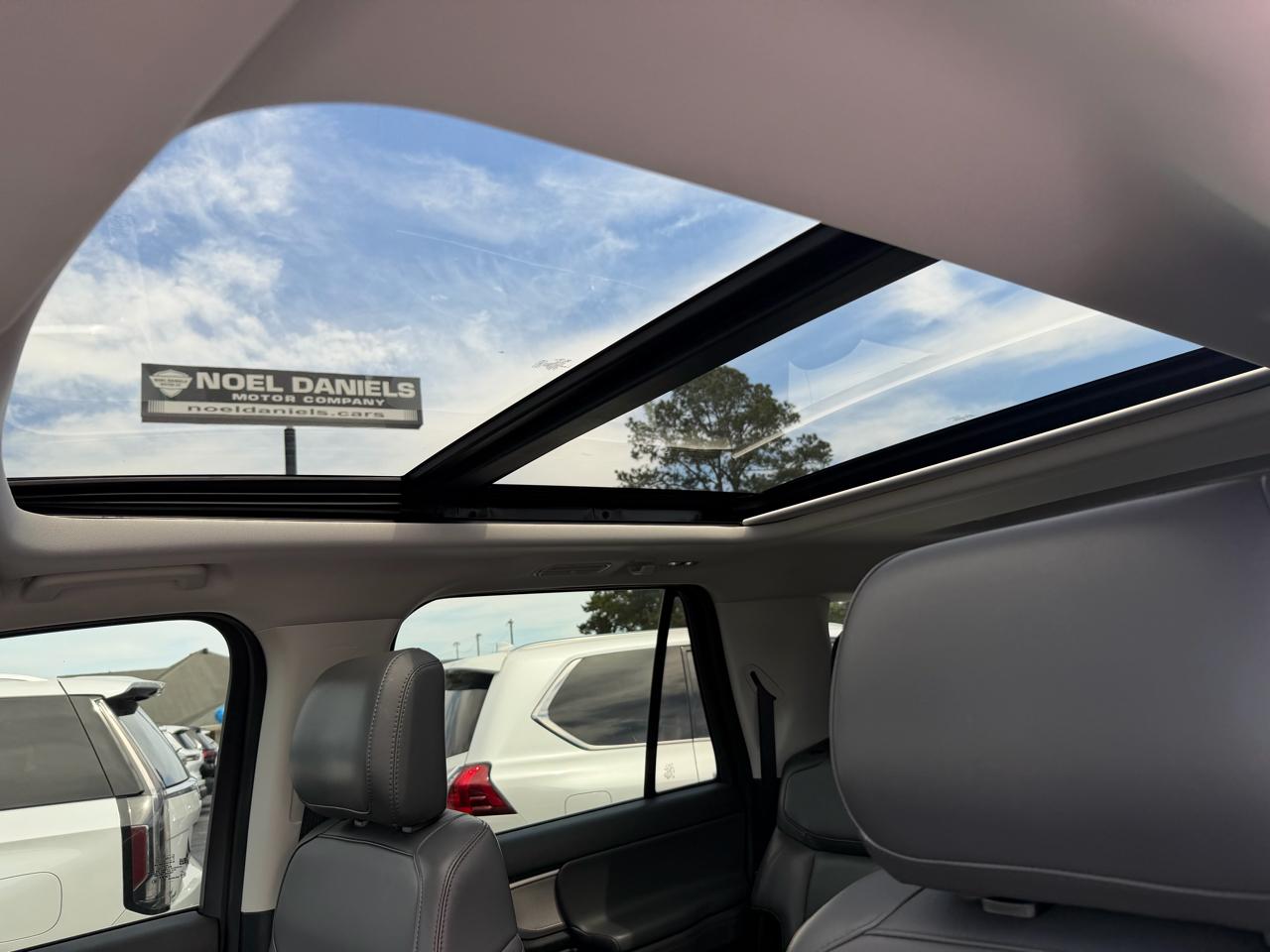 Ford Expedition MAX XLT 4WD 2025