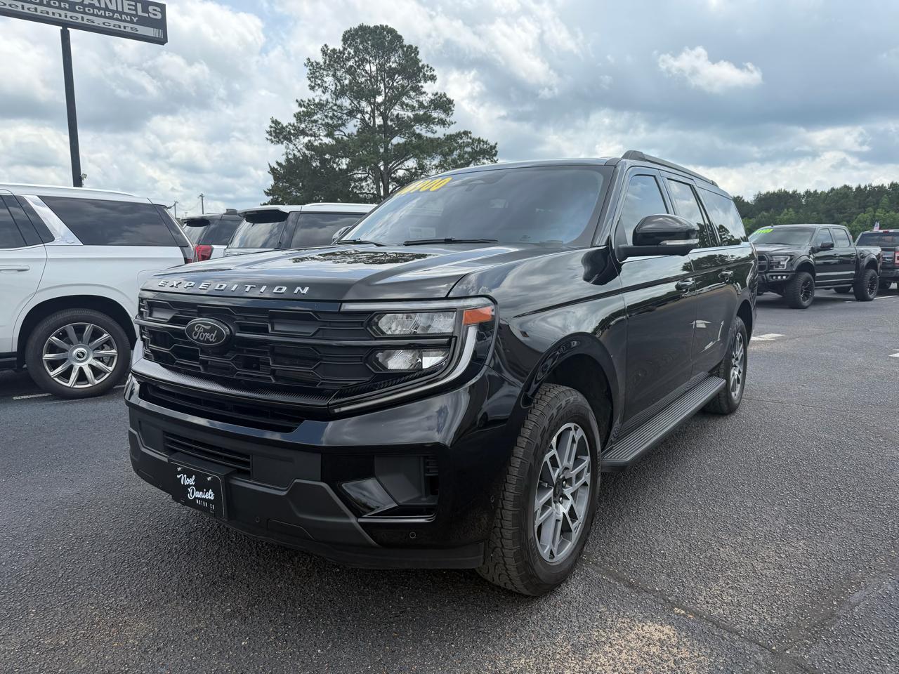 Ford Expedition MAX XLT 4WD 2025