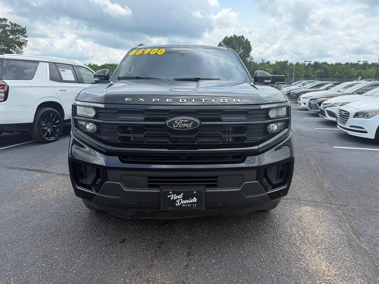 Ford Expedition MAX XLT 4WD 2025