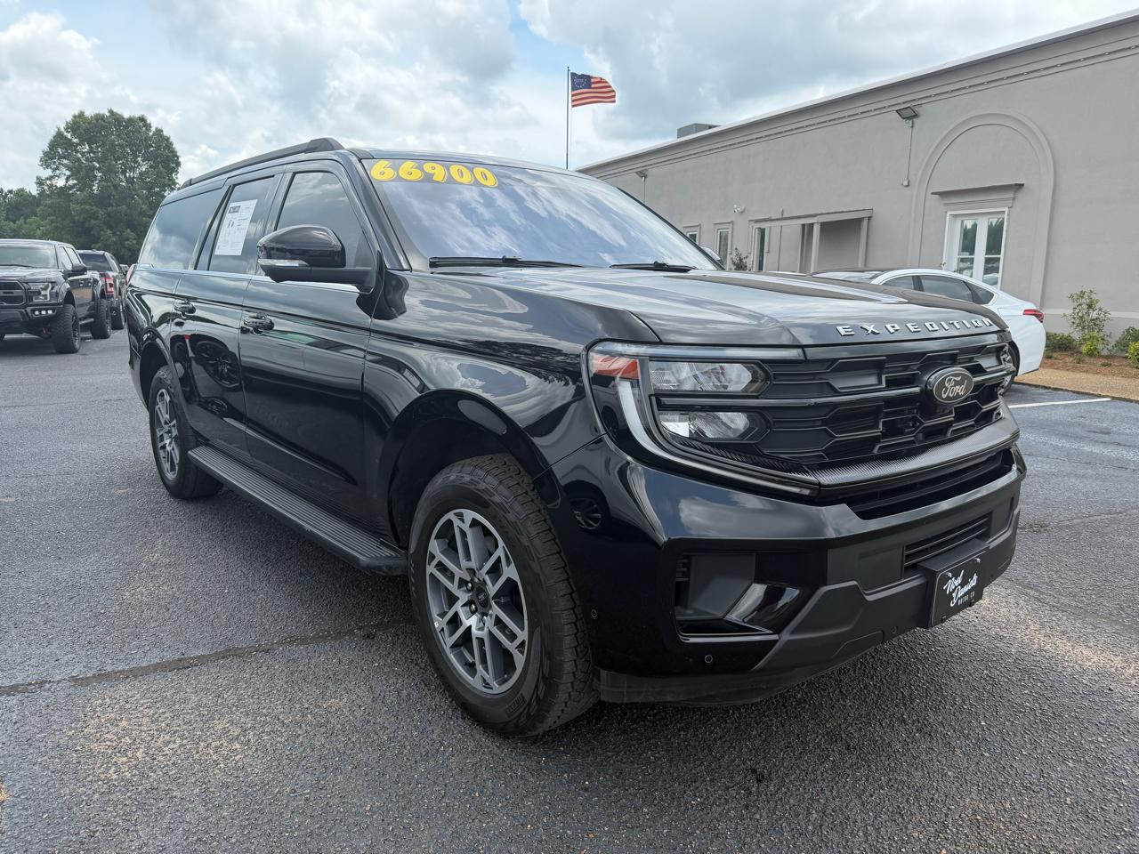 Ford Expedition MAX XLT 4WD 2025