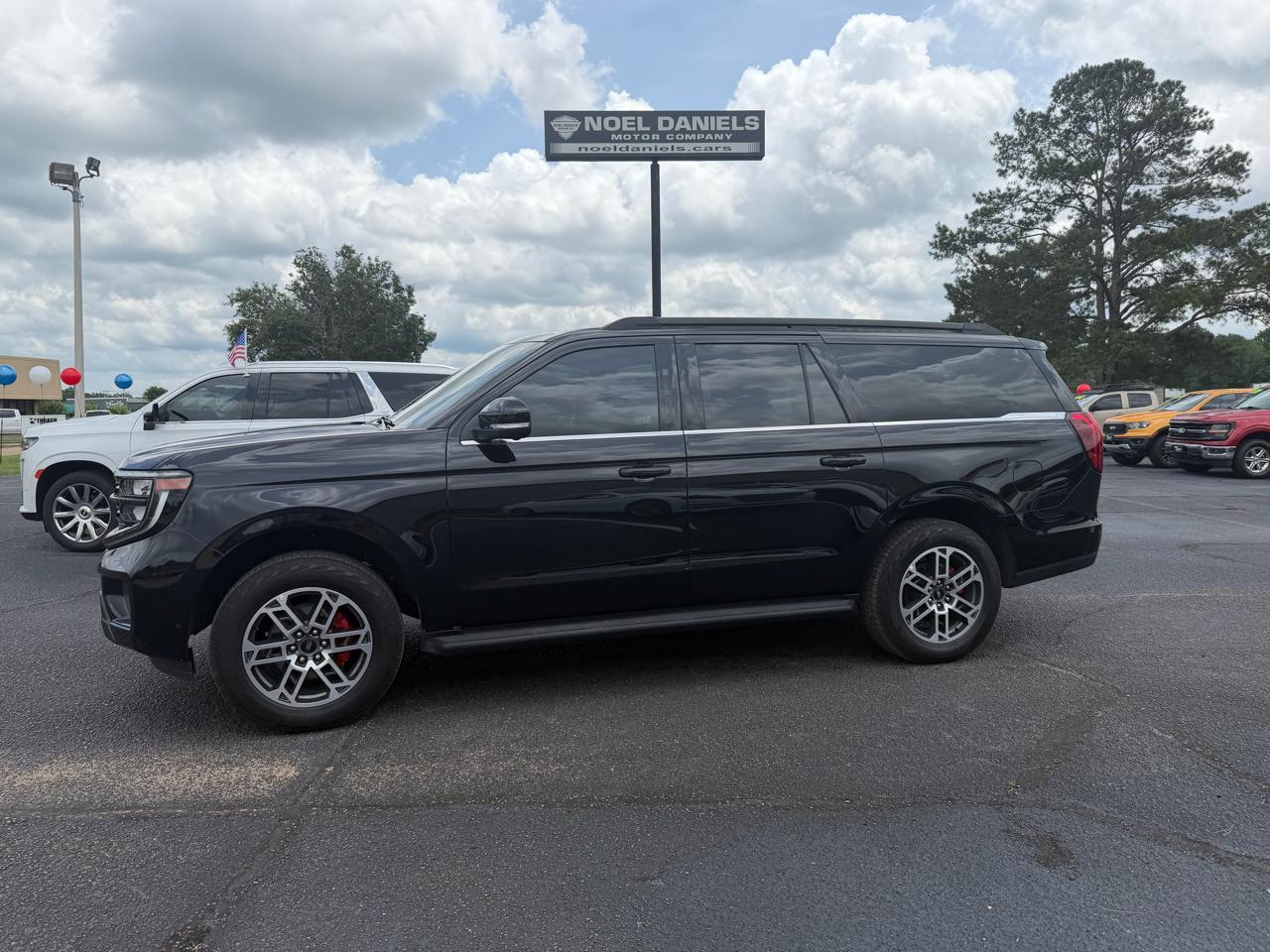 Ford Expedition MAX XLT 4WD 2025