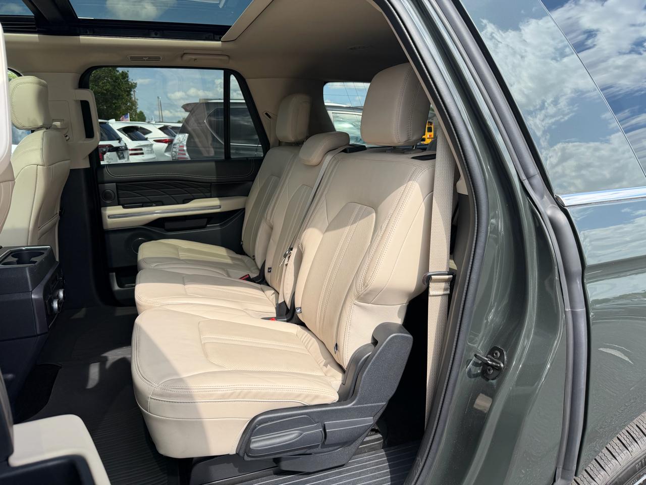 Ford Expedition MAX Platinum 4WD 2022