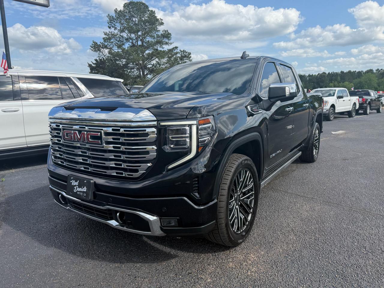 GMC Sierra 1500 Denali Crew Cab Short Box 4WD 2023