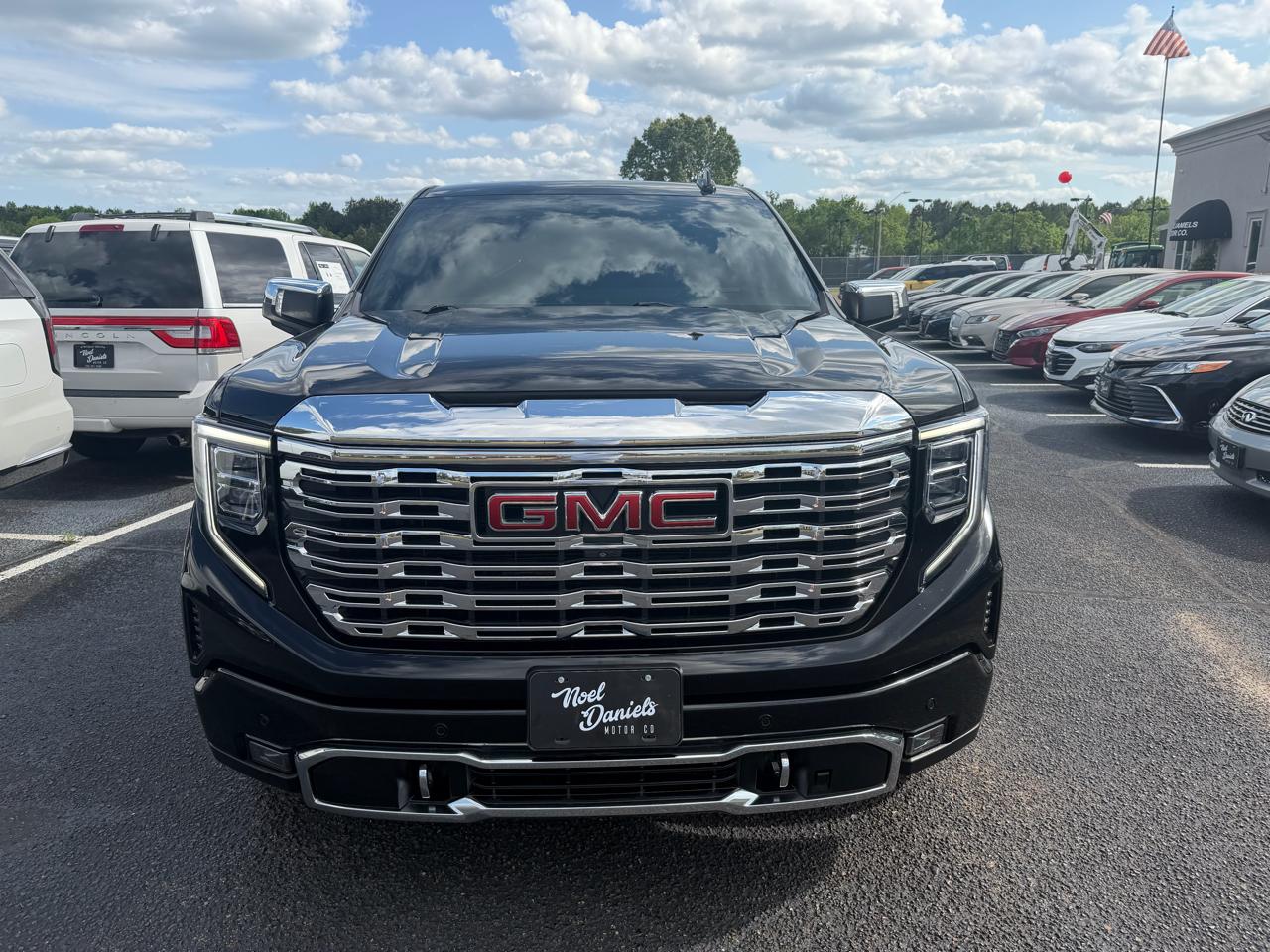 GMC Sierra 1500 Denali Crew Cab Short Box 4WD 2023
