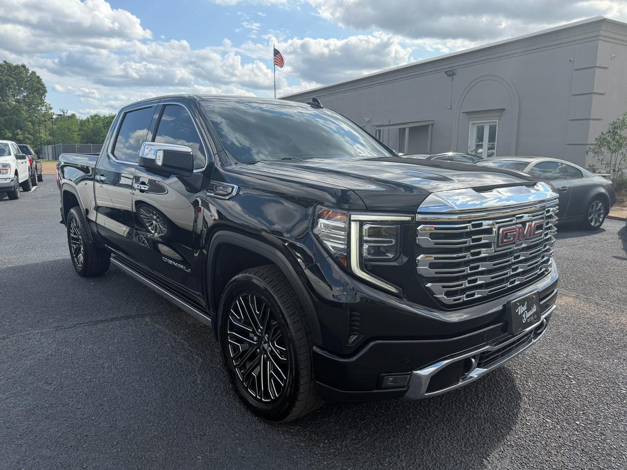 GMC Sierra 1500 Denali Crew Cab Short Box 4WD 2023