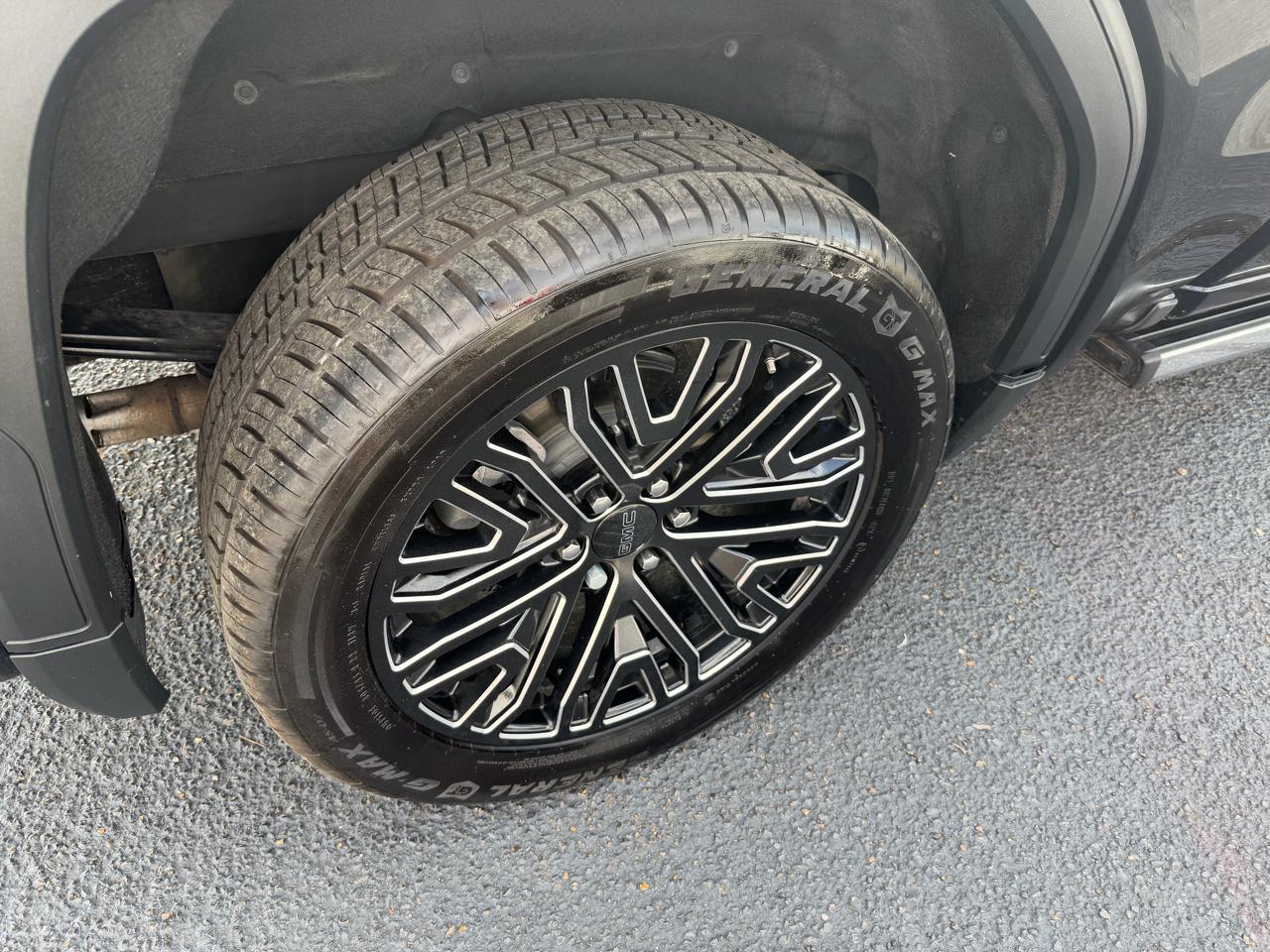 GMC Sierra 1500 Denali Crew Cab Short Box 4WD 2023