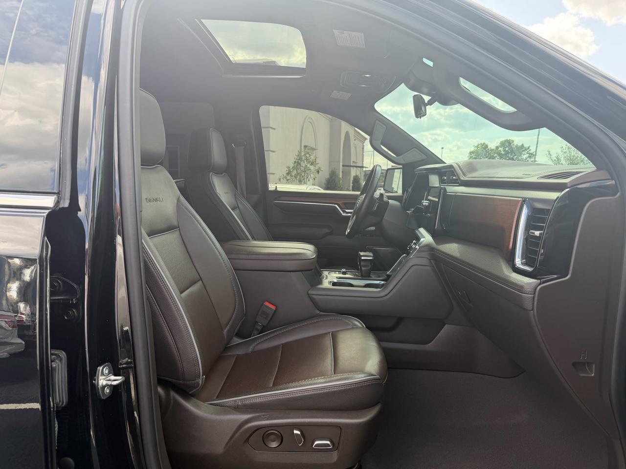 GMC Sierra 1500 Denali Crew Cab Short Box 4WD 2023