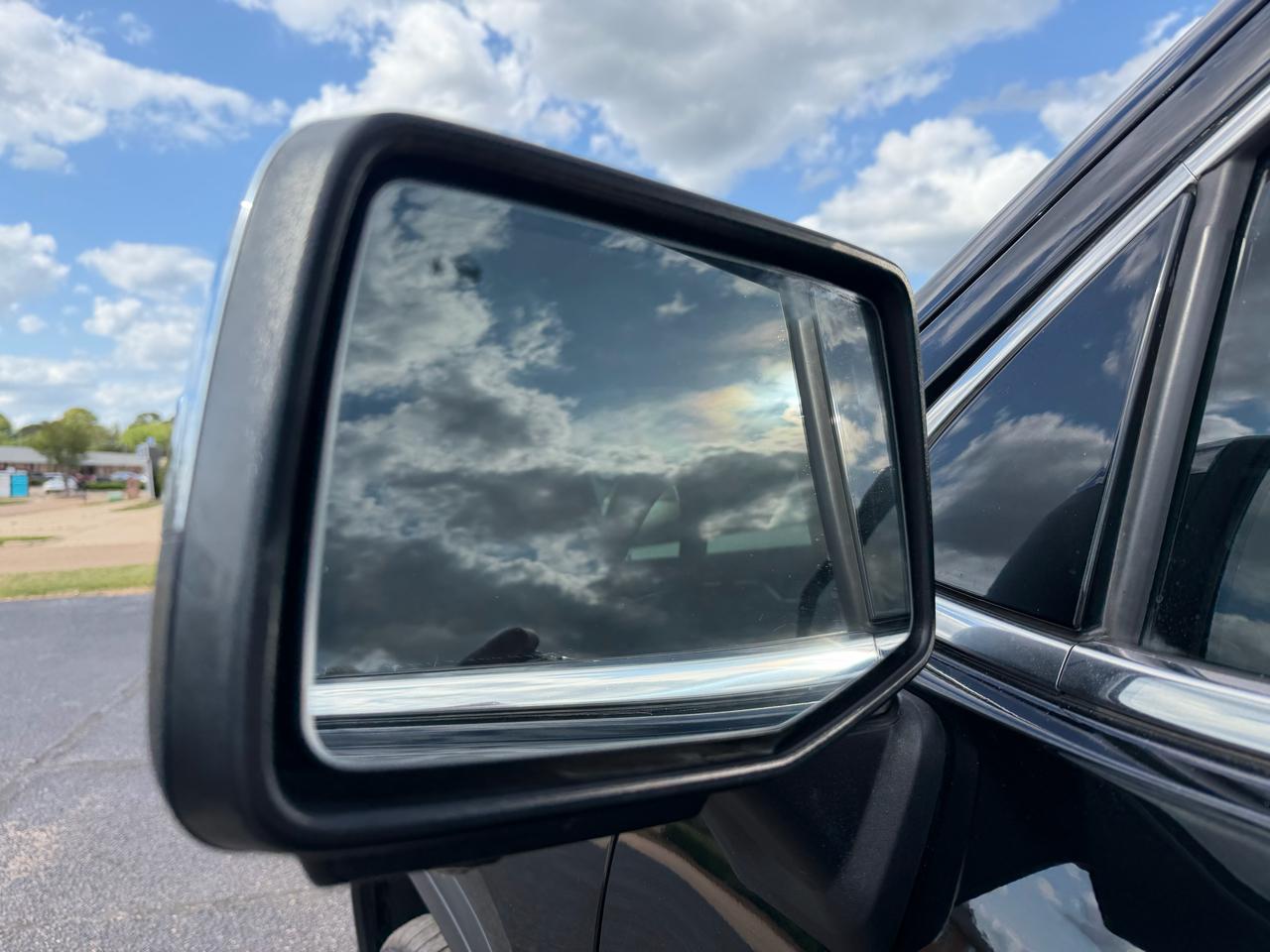 GMC Sierra 1500 Denali Crew Cab Short Box 4WD 2023