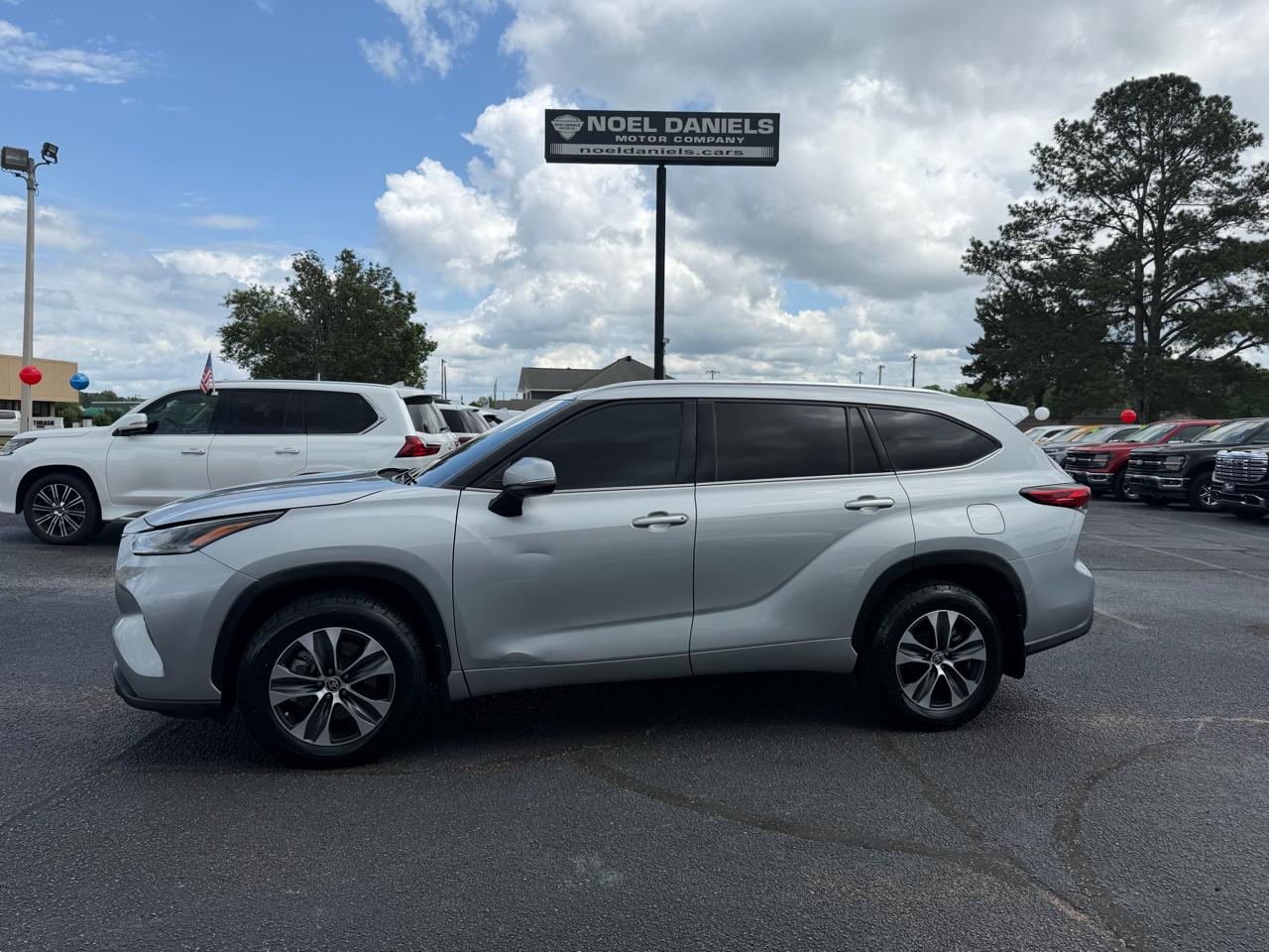 2021 Toyota Highlander XLE AWD V6