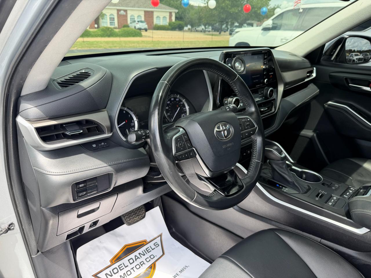 Toyota Highlander XLE AWD V6 2021