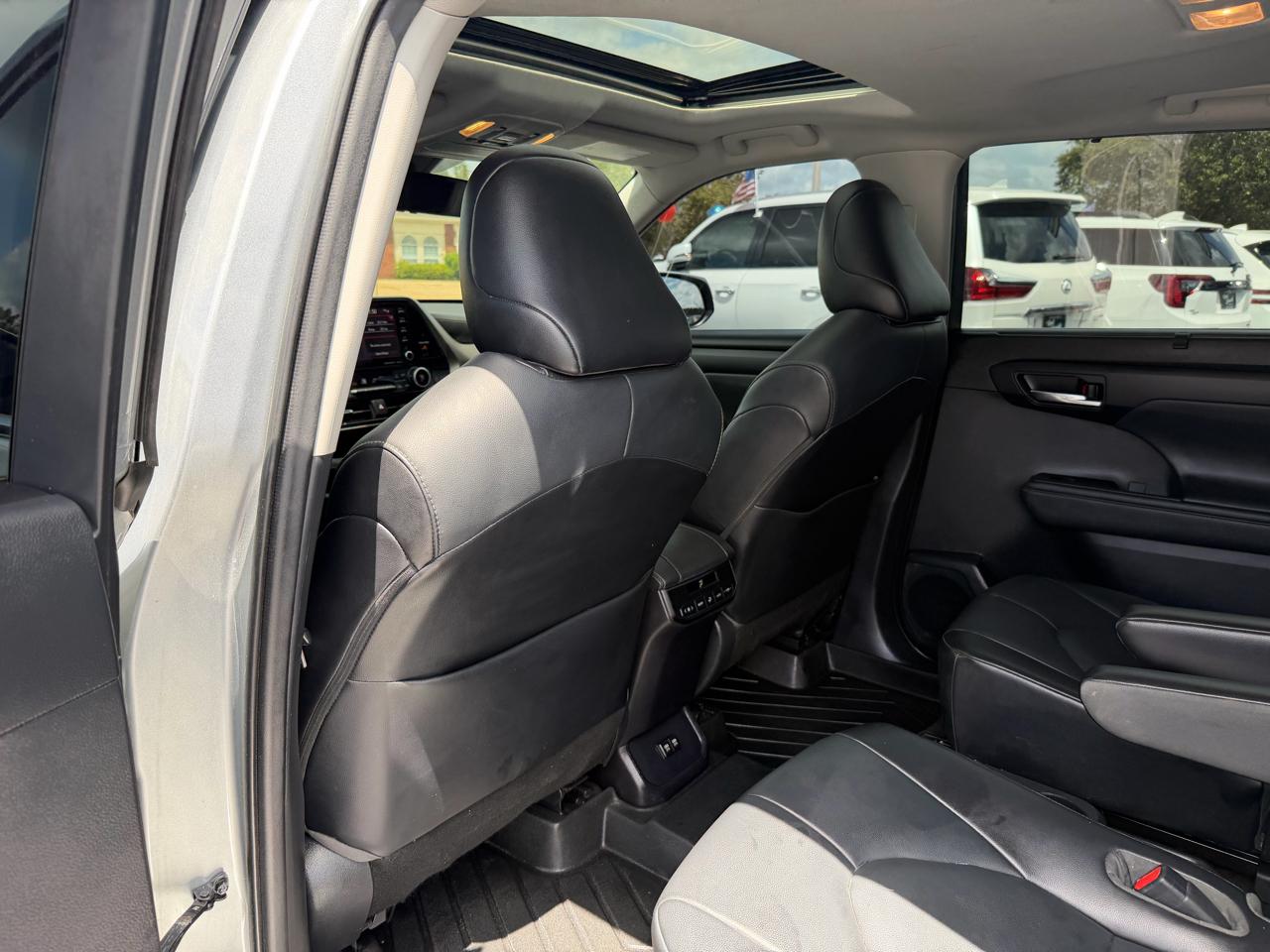 Toyota Highlander XLE AWD V6 2021