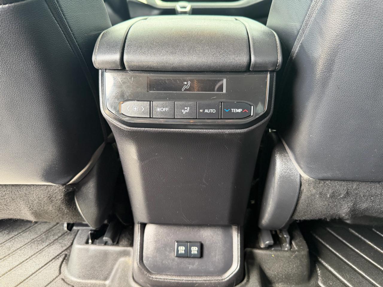 Toyota Highlander XLE AWD V6 2021