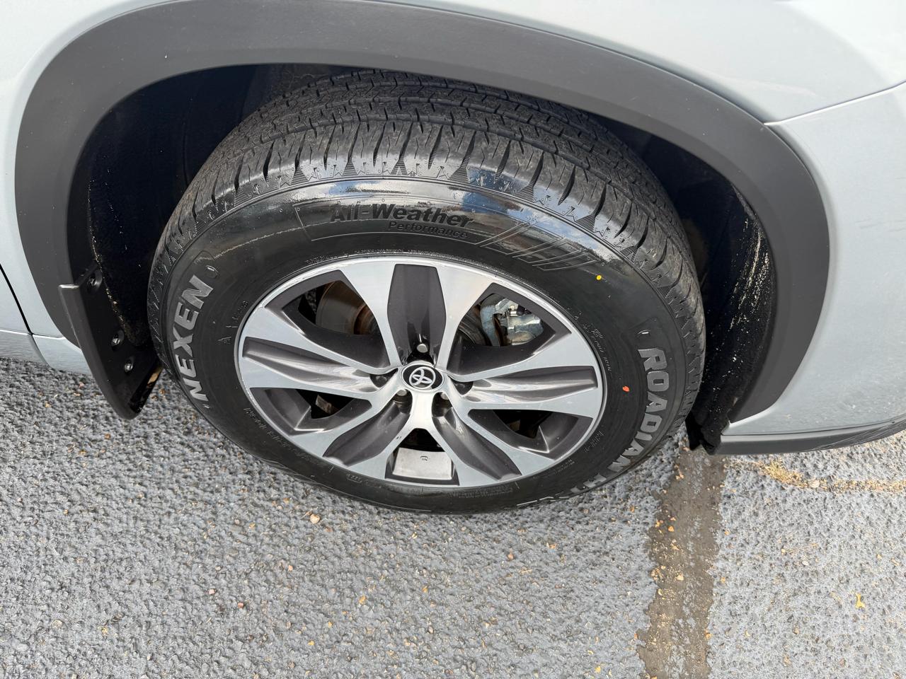 Toyota Highlander XLE AWD V6 2021