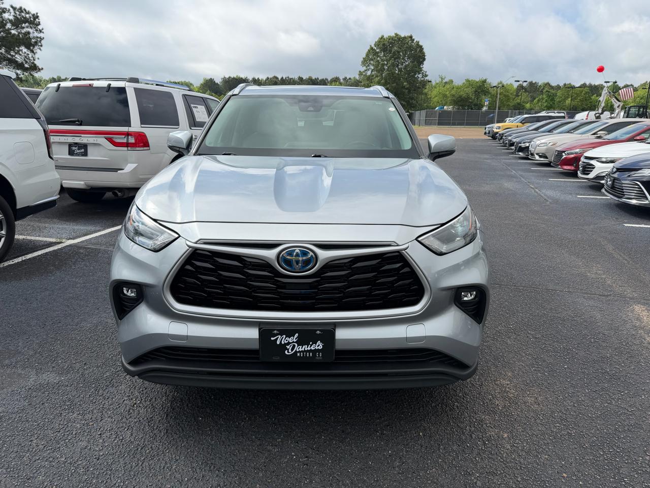 Toyota Highlander Hybrid XLE AWD 2023