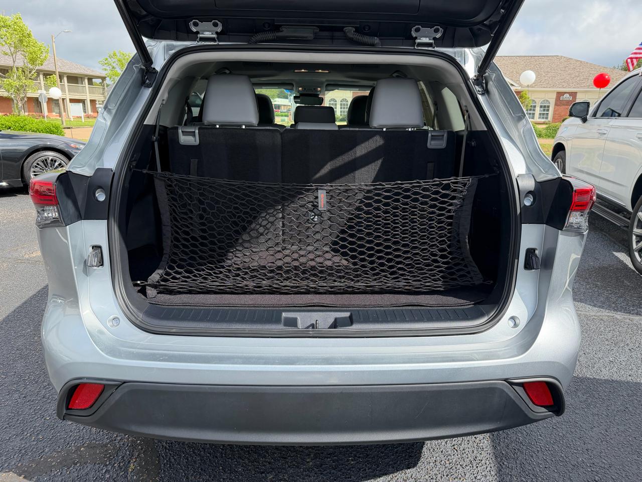 Toyota Highlander Hybrid XLE AWD 2023