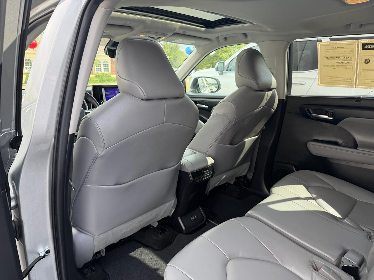 Toyota Highlander Hybrid XLE AWD 2023