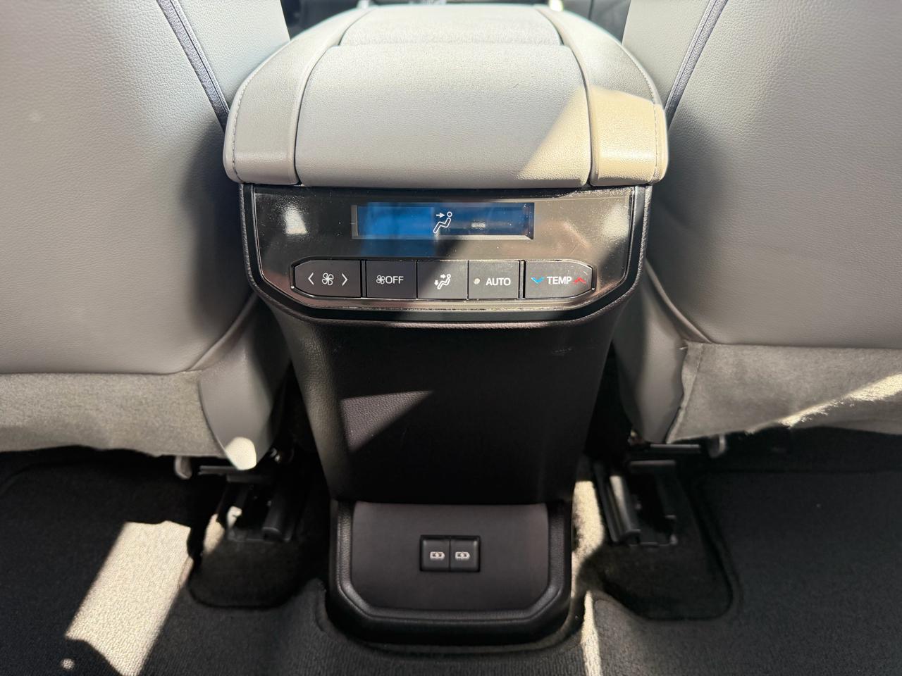 Toyota Highlander Hybrid XLE AWD 2023