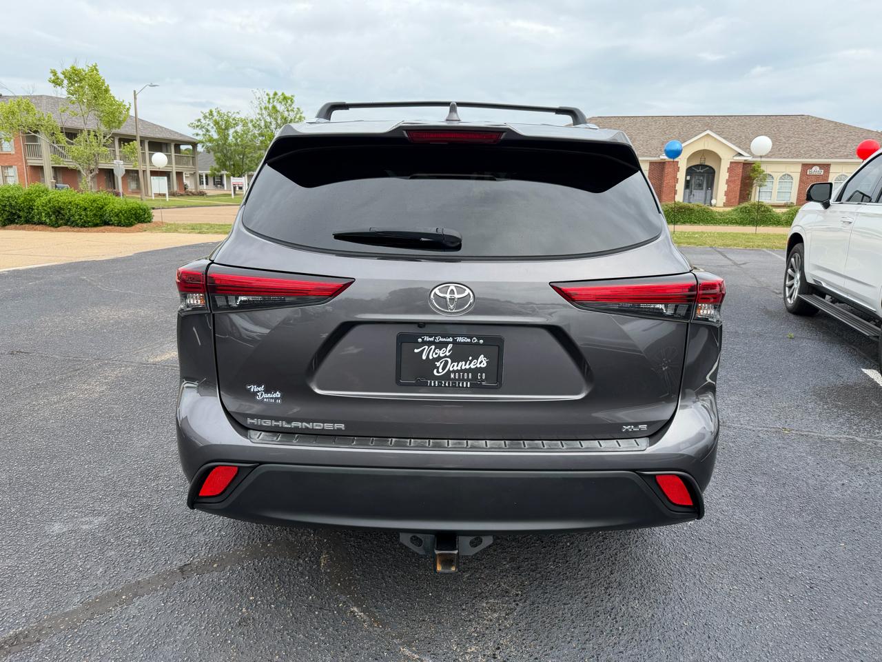 Toyota Highlander XLE FWD V6 2021