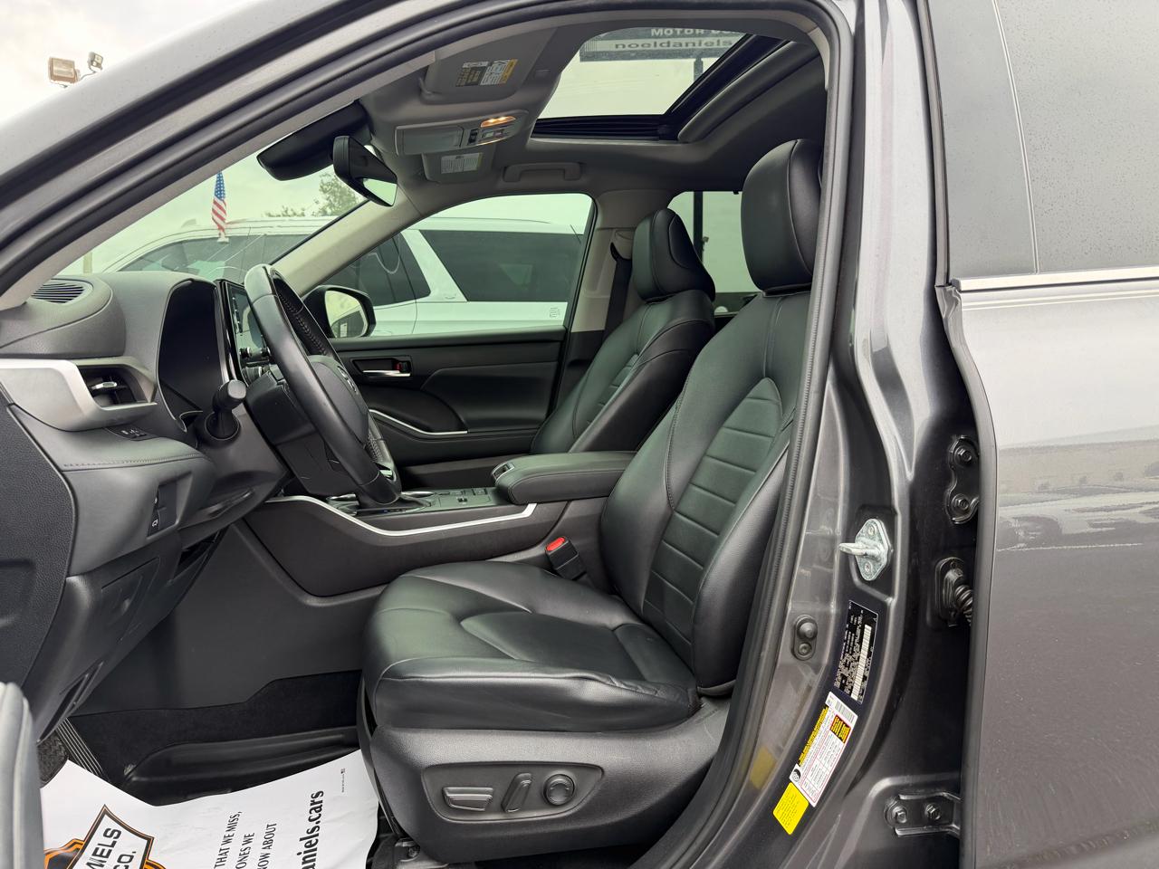 Toyota Highlander XLE FWD V6 2021