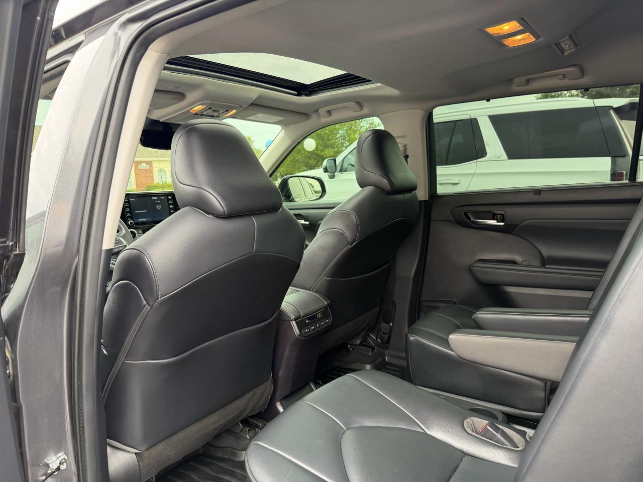 Toyota Highlander XLE FWD V6 2021