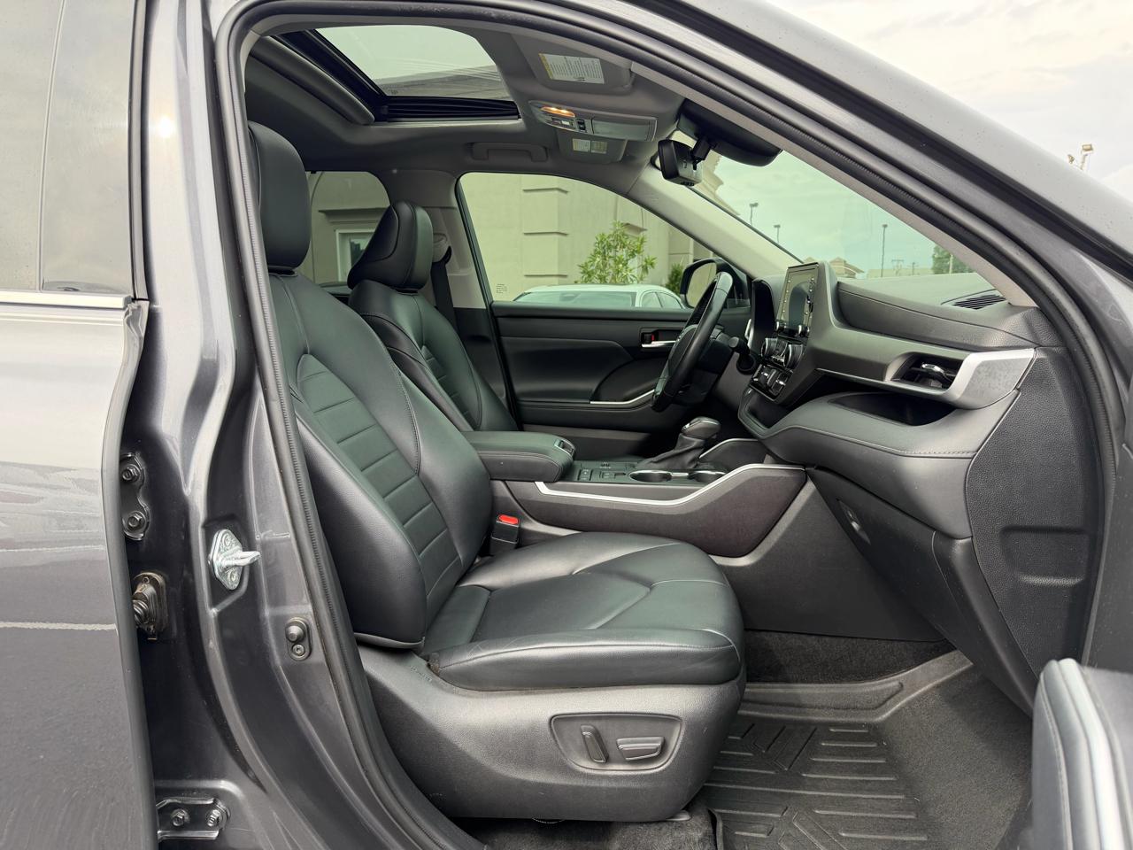 Toyota Highlander XLE FWD V6 2021