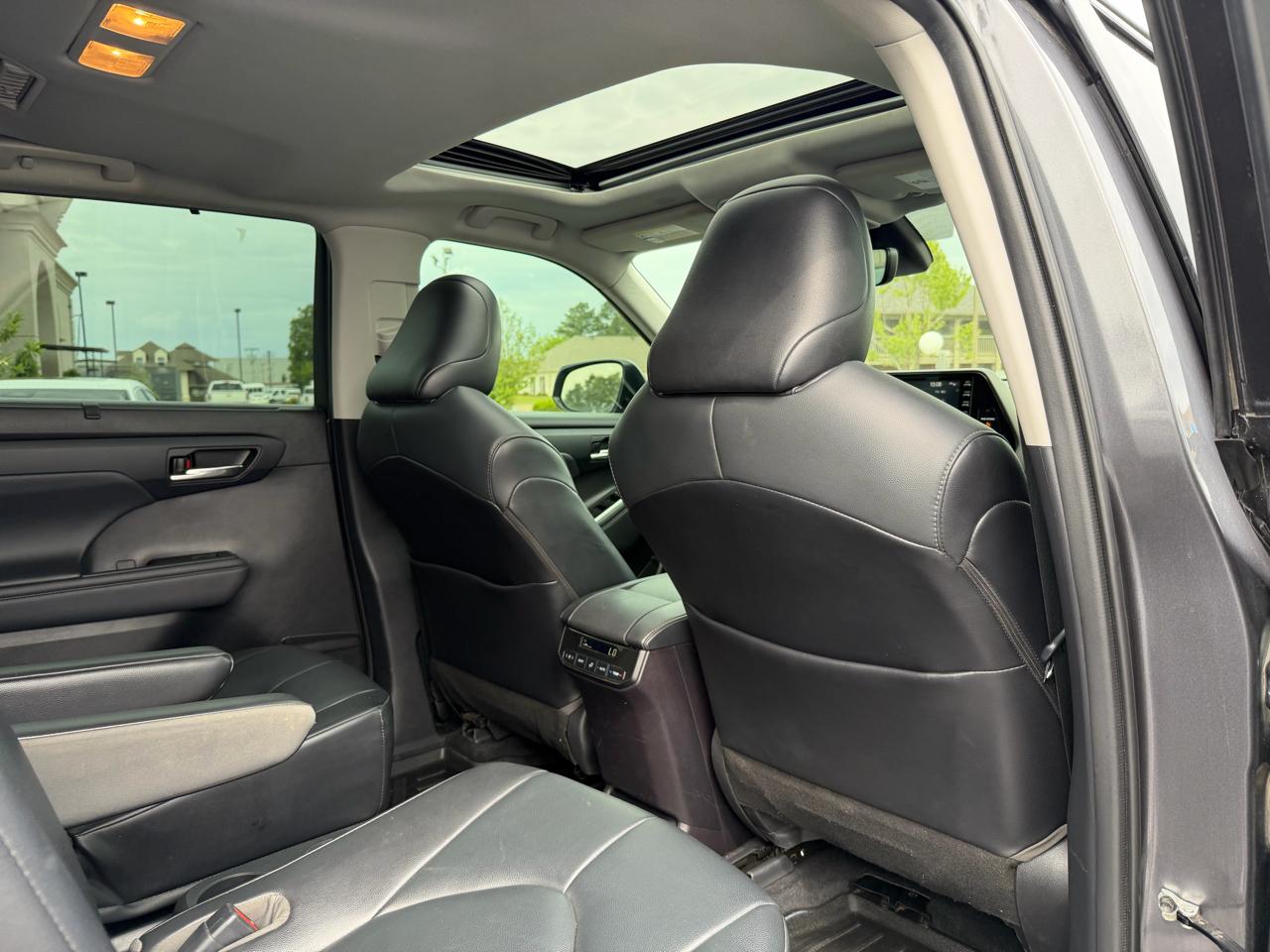 Toyota Highlander XLE FWD V6 2021