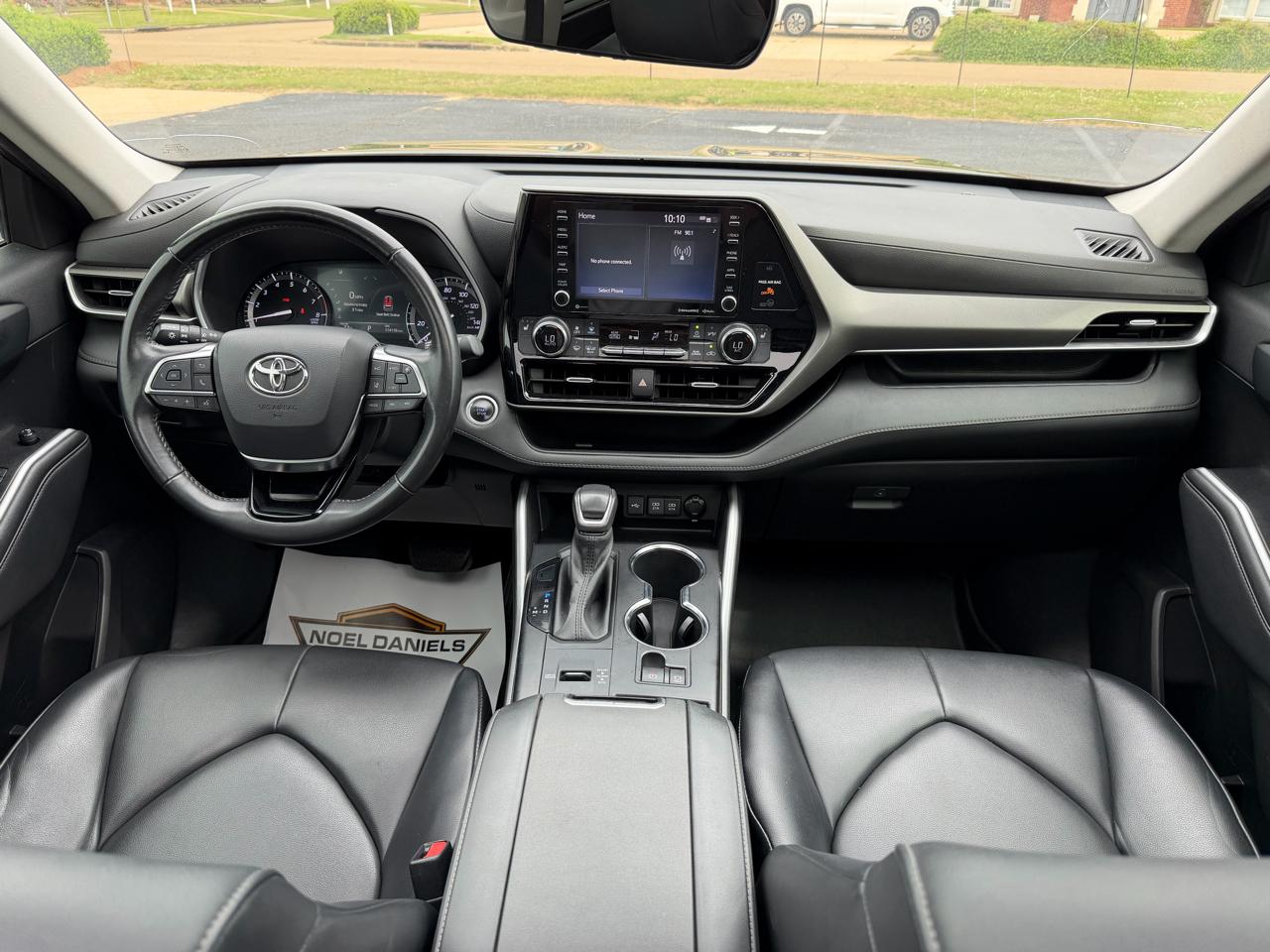 Toyota Highlander XLE FWD V6 2021